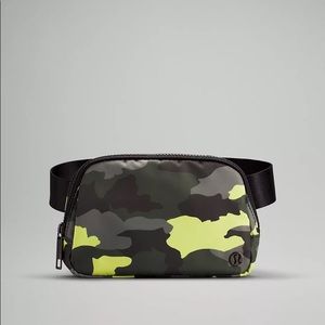 Lululemon NWT Everywhere Belt Bag